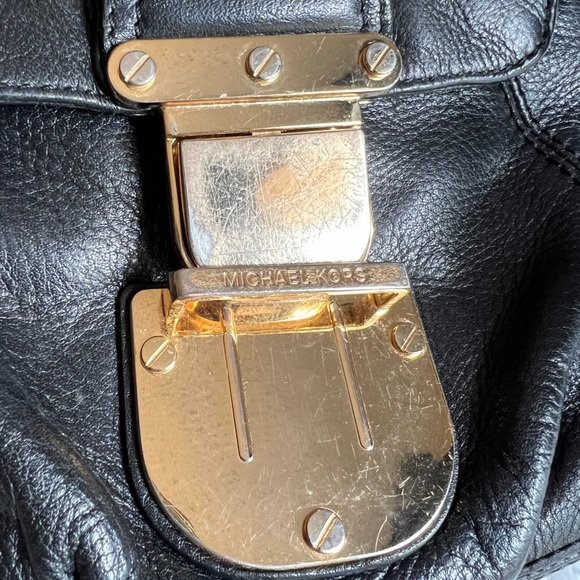 🖤 MICHAEL KORS Charleston crossbody mini bag Black gold Buckle - Picture 6 of 10